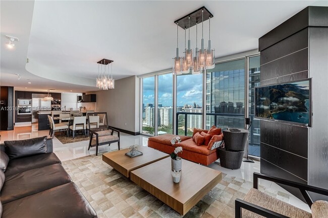 Building Photo - 17001 Collins Ave