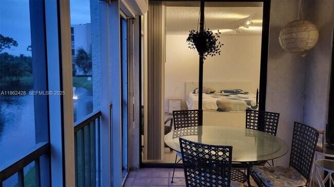 Building Photo - 6562 Boca Del Mar Dr