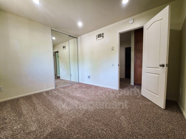 Building Photo - 6333 College Grove Way