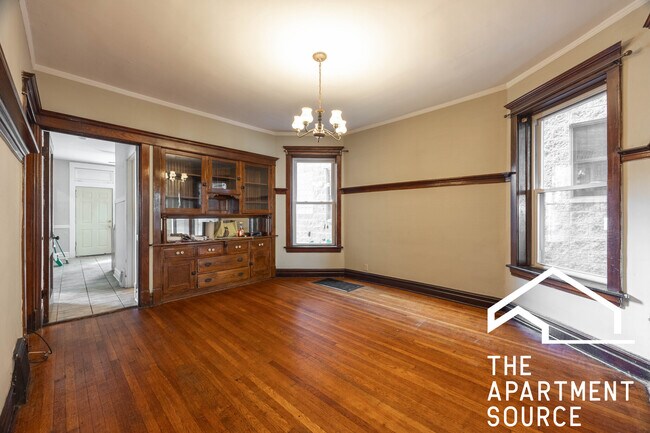 Building Photo - 1631 N Mozart St