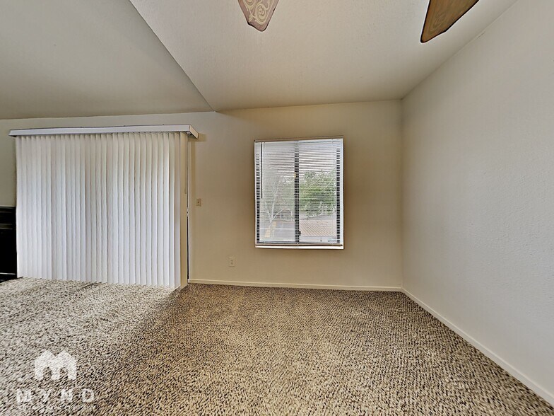 Building Photo - 2624 Sunny Slope Dr