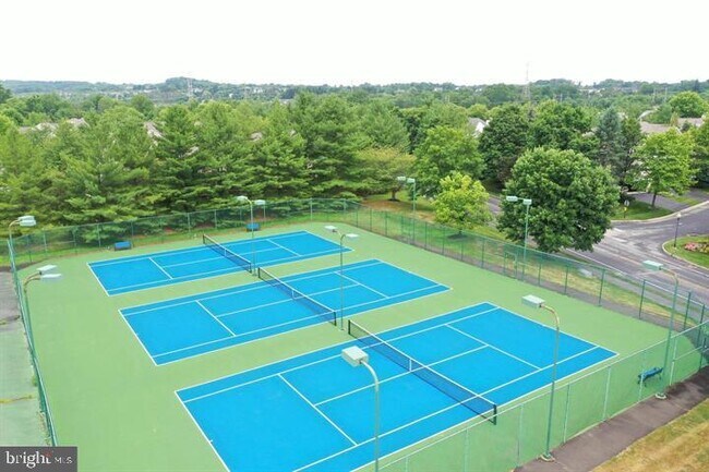 Building Photo - 110 Canterbury Ln