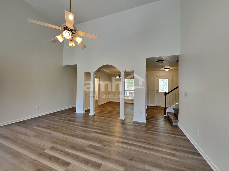 Building Photo - 614 Worthington Pl