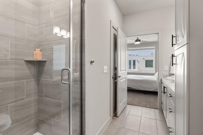 Building Photo - 5820 1/2 Cameron Rd