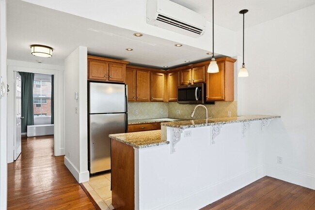 Building Photo - 191 Warren Ave