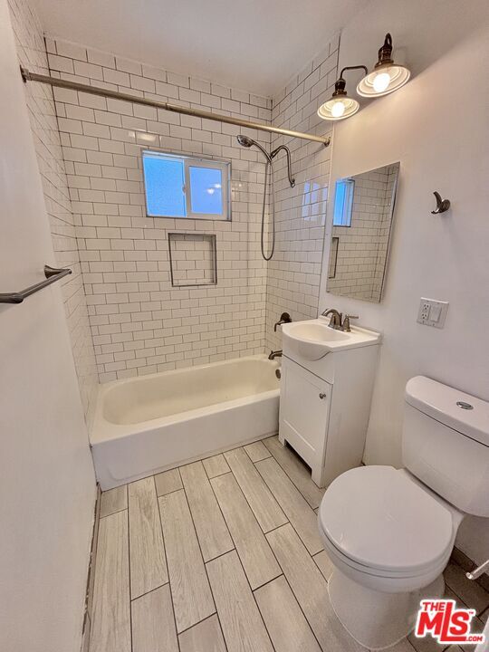 Building Photo - 3774 S Gramercy Pl