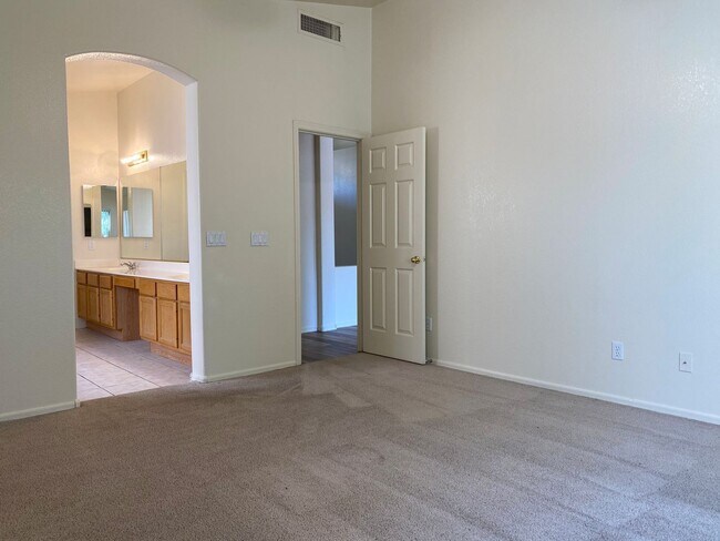 Building Photo - Chandler 3 Bedroom, 2 Bathroom - 1 Story B...