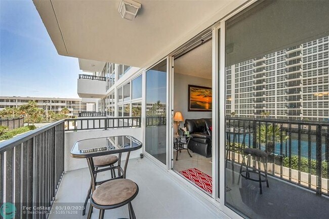 Building Photo - 525 N Ocean Blvd