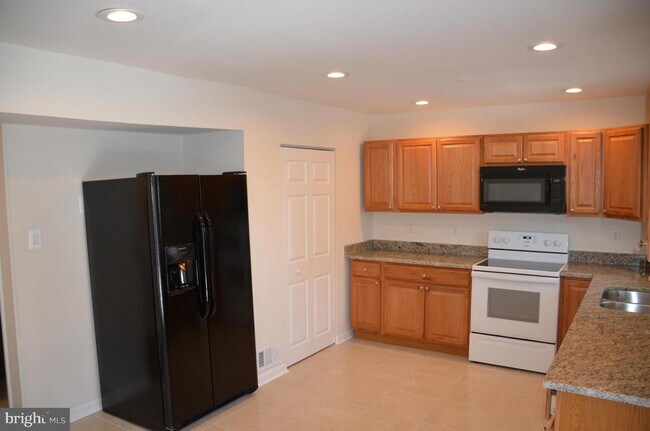 Building Photo - 8689 Inyo Pl