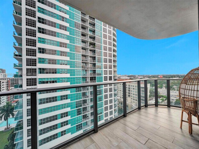 Building Photo - 121 NE 34th St