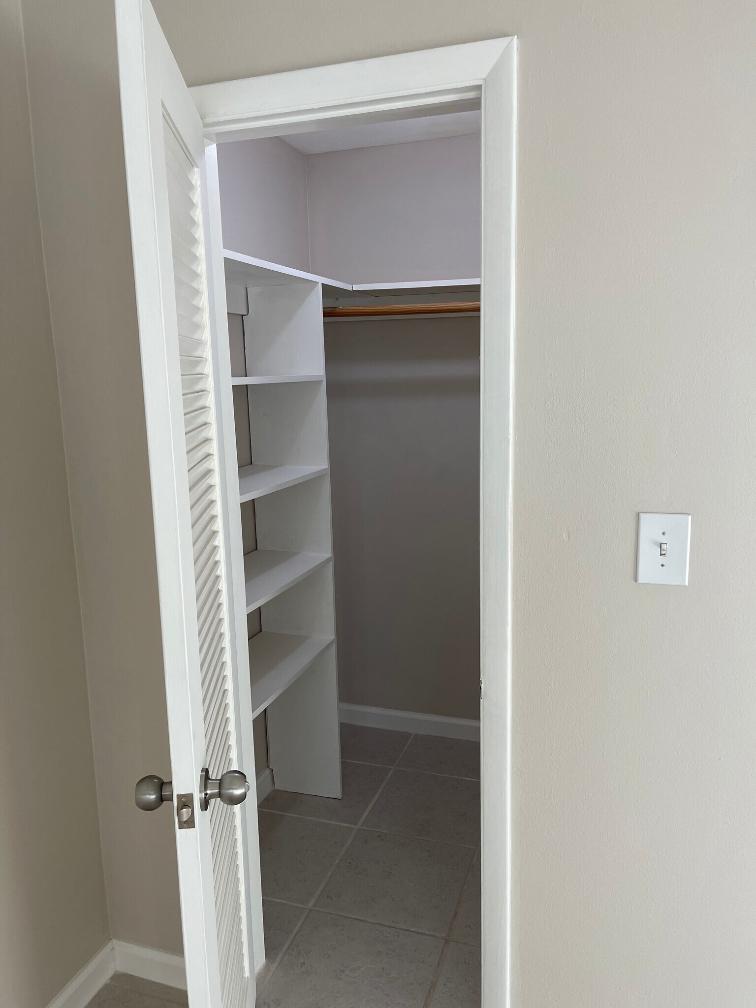 2nd Bedroom Walk-In Closet - 941 Crystal Lake Dr