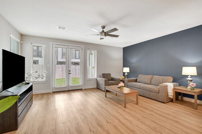 Building Photo - 119A E 43rd St