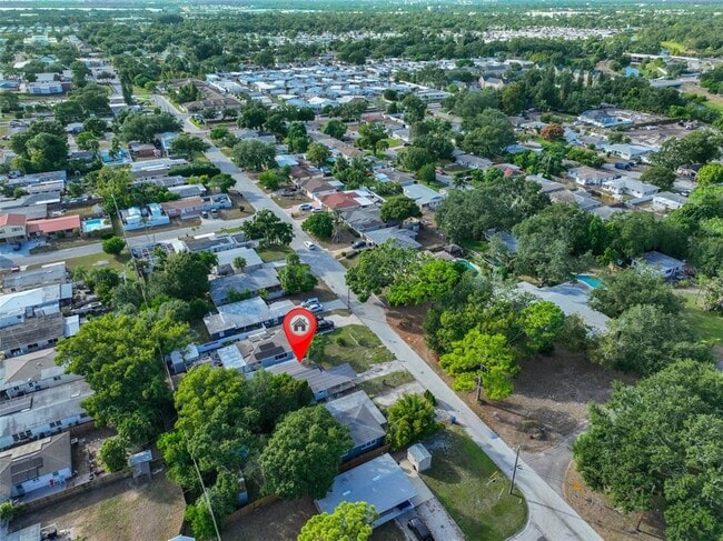 Building Photo - 6912 40th Ave N