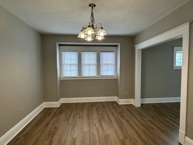 Building Photo - Two bedroom upper duplex