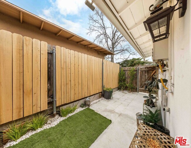 Building Photo - 10320 Mather Ave