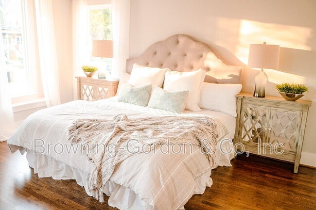 Building Photo - 2156 Byrum Ave