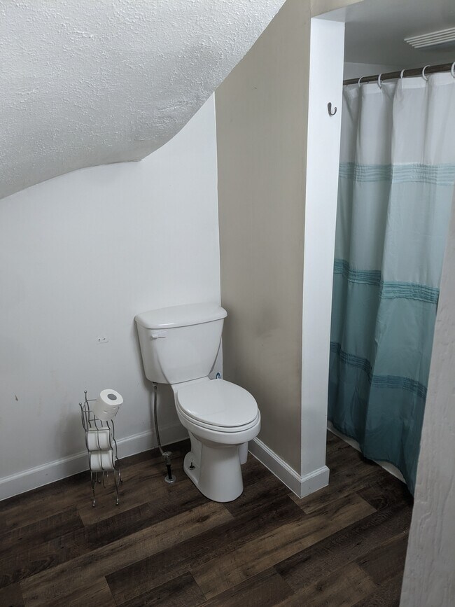 Building Photo - 608 East Lincoln Avenue