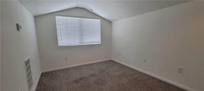 Building Photo - 307 Charter Oak Dr