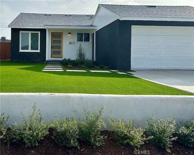 Building Photo - 14900 Doty Ave