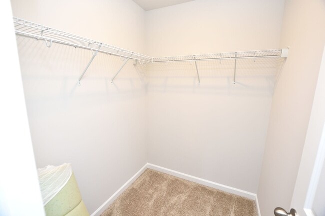Building Photo - 468 Rosemount