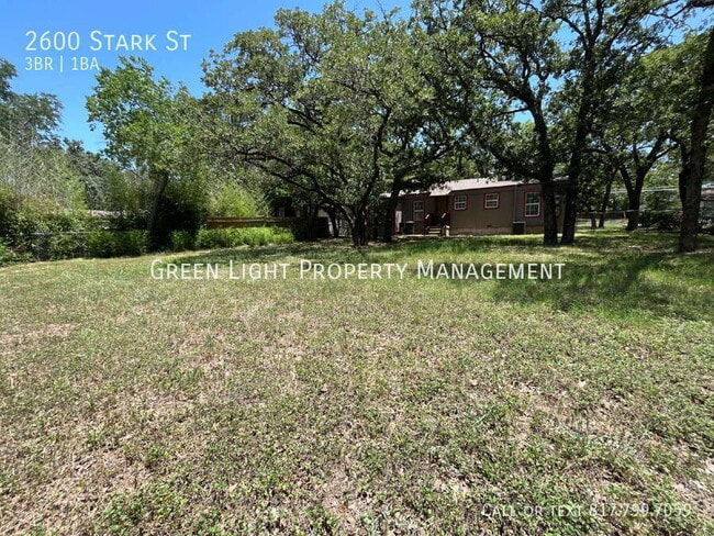 Building Photo - 2600 Stark St