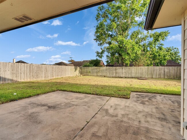 Building Photo - 114 Audubon Woods Dr