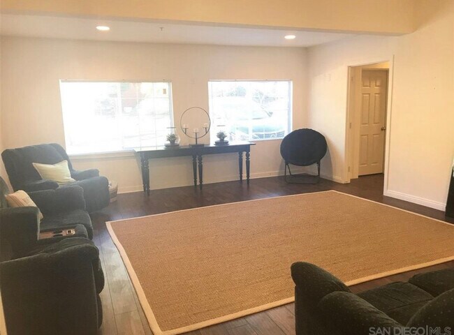 Building Photo - 2054 Vintage Pl