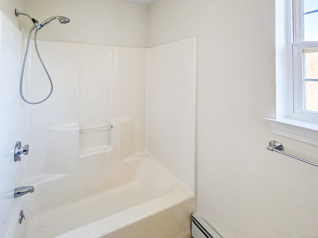 Building Photo - 7 Dally Farm Rd