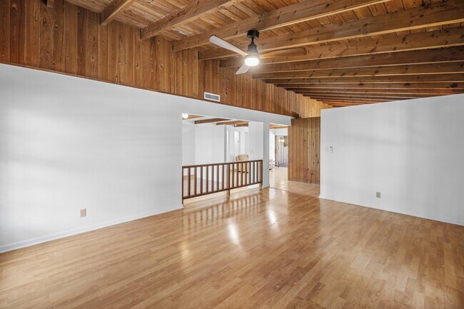 Building Photo - 1051 SW 21st St