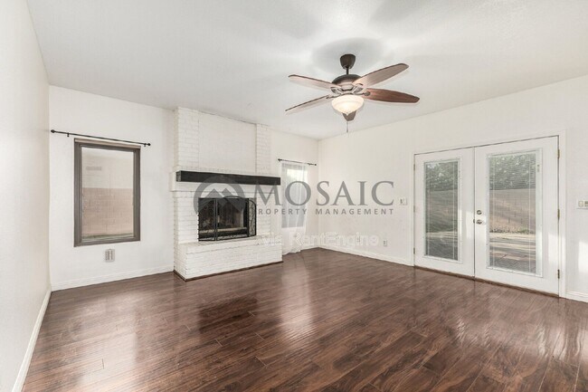 Building Photo - 634 E Century Ave