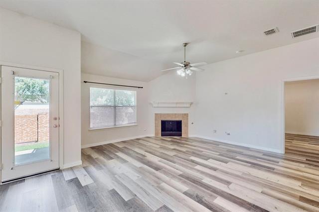Building Photo - 1216 Lake Forest Dr