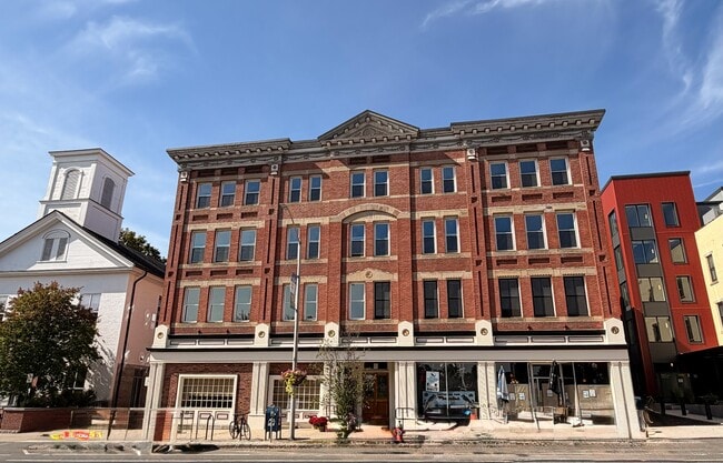 Building Photo - 69 S Pleasant St