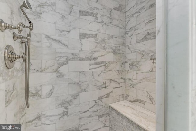 Building Photo - 2425 California St NW