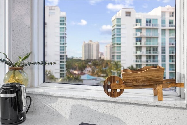 Building Photo - 3000 NE 188th St