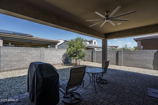 Building Photo - 14084 W Desert Flower Dr