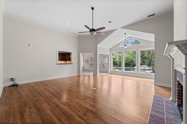 Building Photo - 165 W Shadowpoint Cir