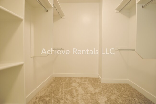Building Photo - 674 S 85 E