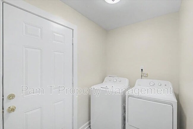 Building Photo - 814 Ott St