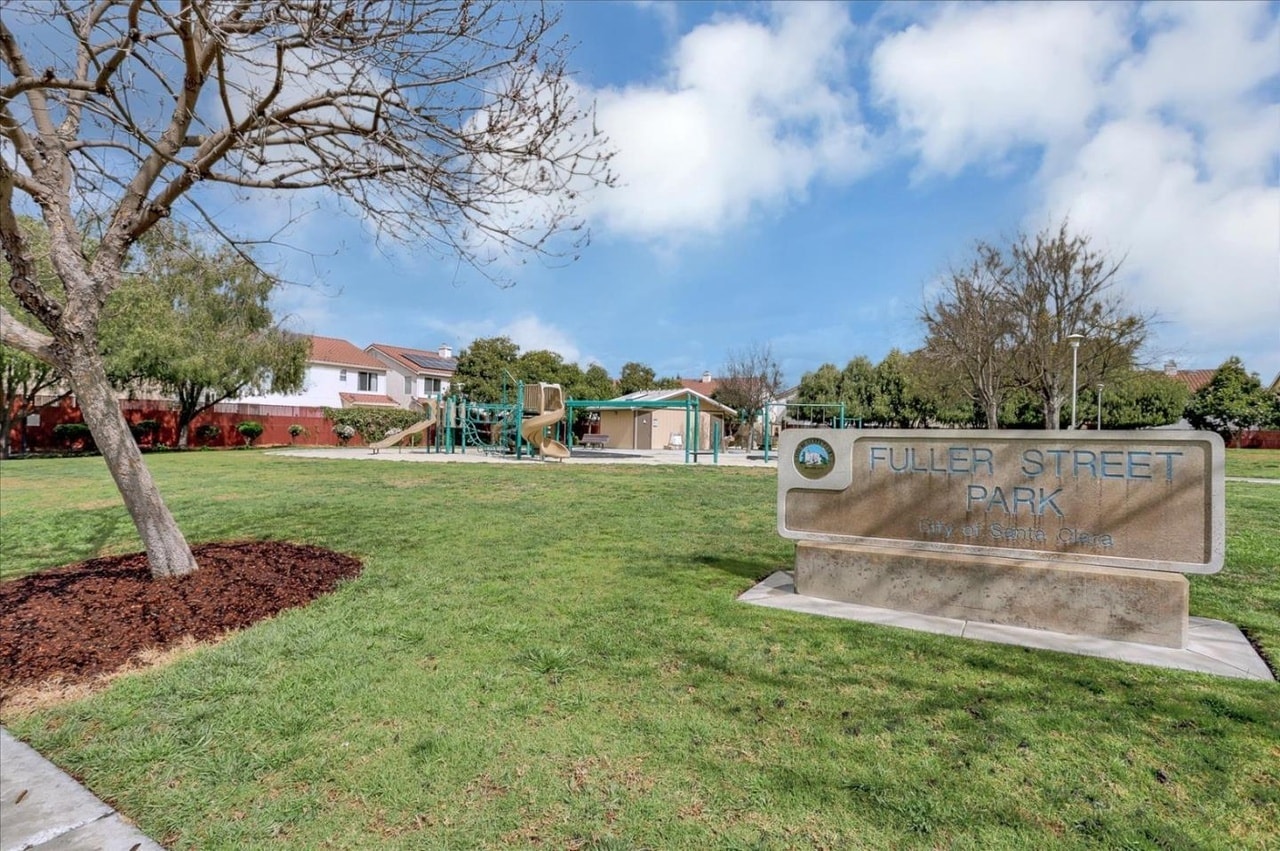 Building Photo - 2295 Lenox Pl