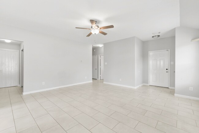 Building Photo - 1611 Hade Meadow Ln