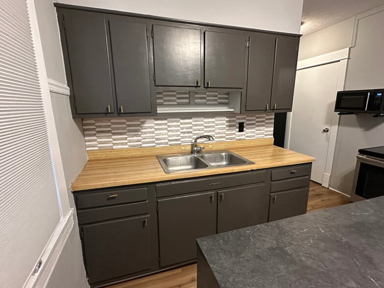 Building Photo - 4408 Alpha Ave