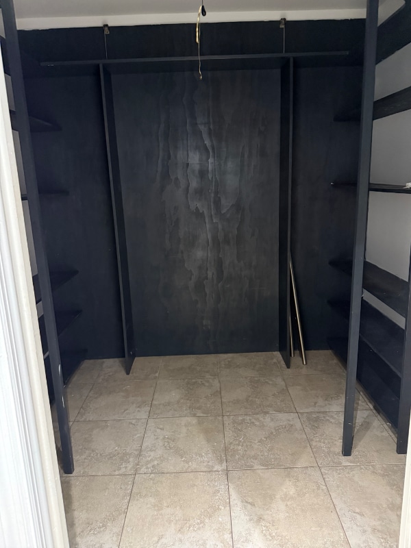 Building Photo - 916 W Drew St