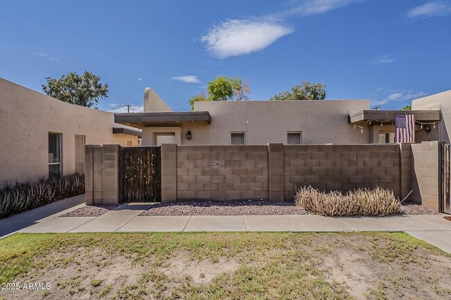 Building Photo - 231 N Robson