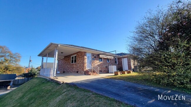 Building Photo - 3 Balfer Ct