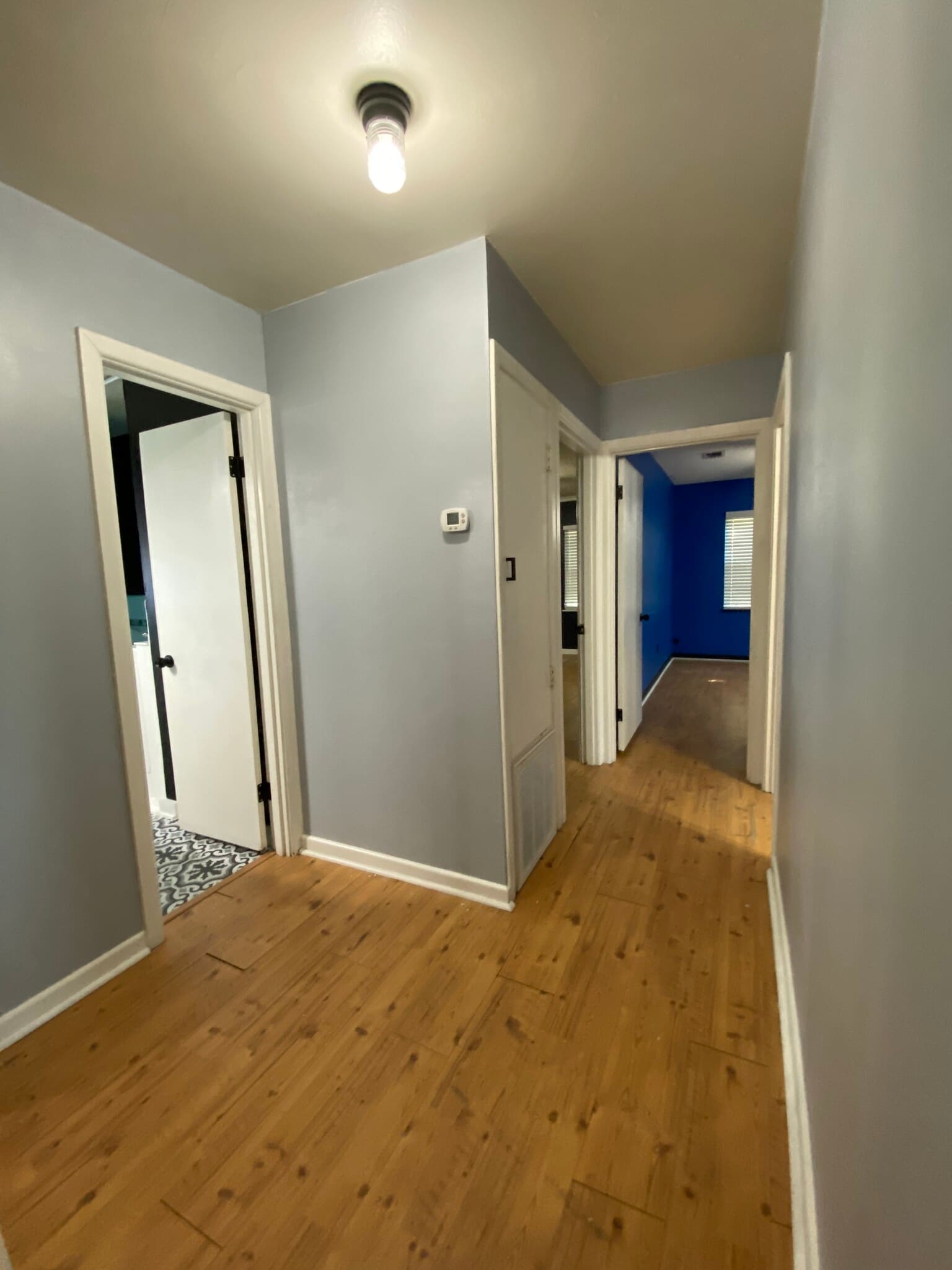 Hallway view toward bathroom & bedrooms - 2101 Palmore Rd