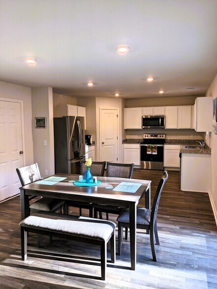 Building Photo - 768 Pantego Blvd SE