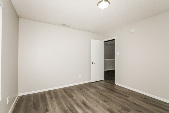 Building Photo - 8117 Retreat Ln