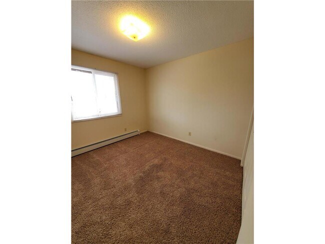 Building Photo - 4474 Denbigh Rd