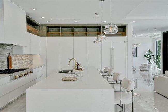 Building Photo - 1111 SE 9th Ave