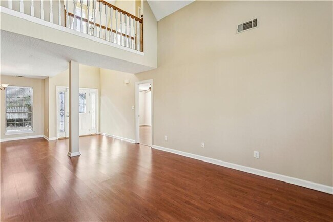 Building Photo - 3025 Vineyard Way